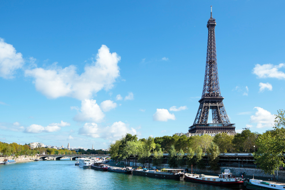 Corporate incentive travel in Paris with premium activities.